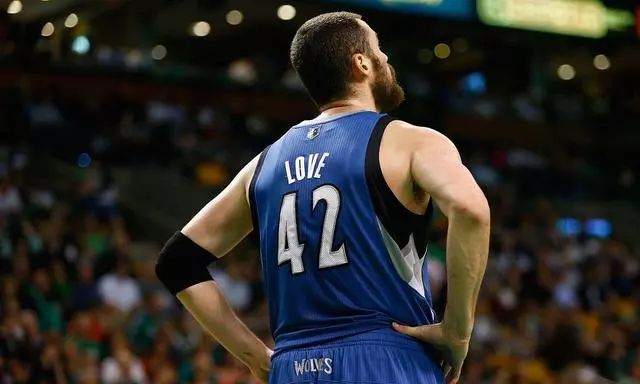  戈贝尔防守筑起高墙，森林狼零封魔术守城门