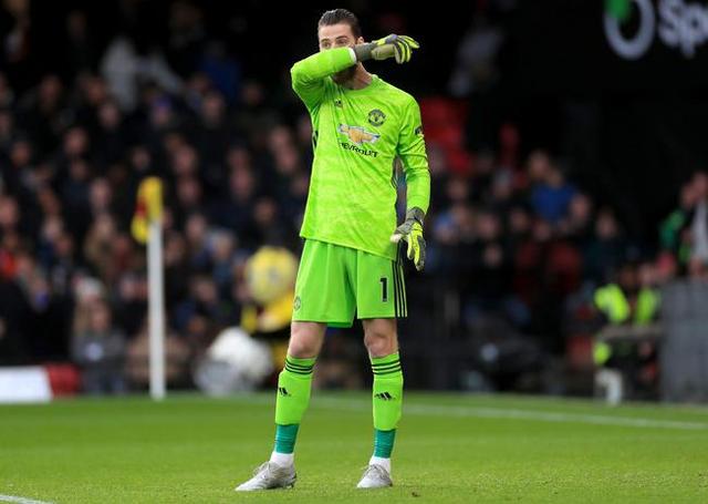 克雷莫内塞门将低级失误送礼,痛失好局遭副班长逆转